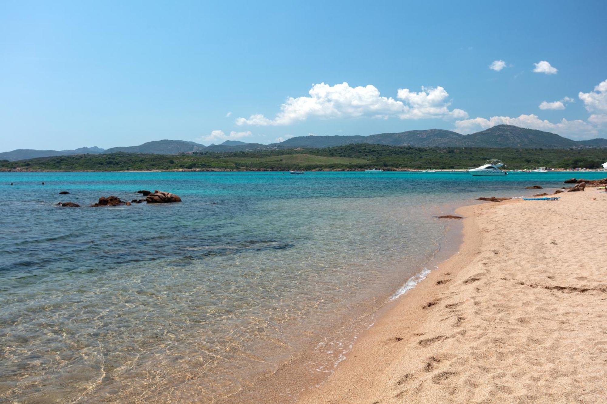 Baia Dorata Beach Apartment Porto Istana Екстериор снимка