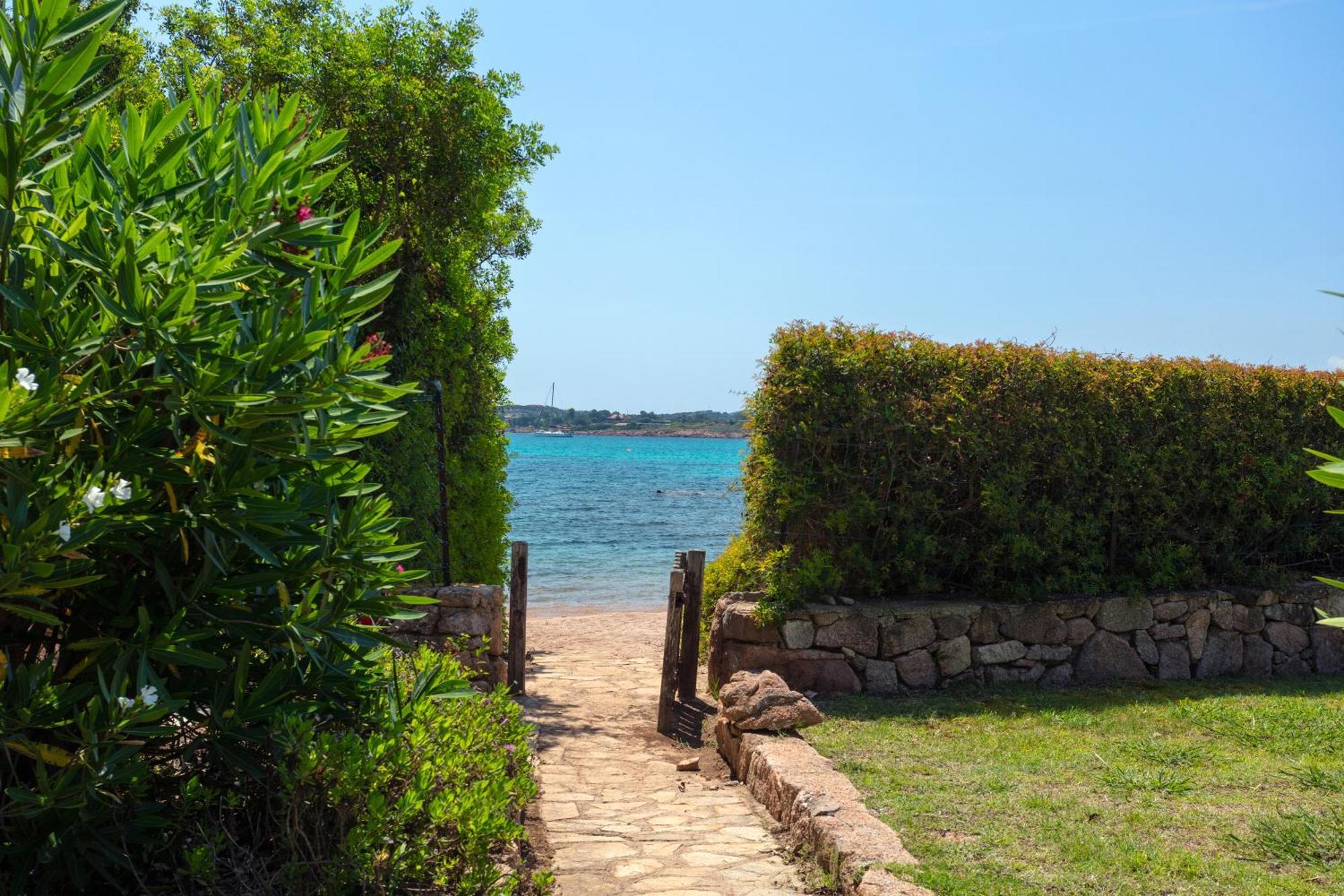 Baia Dorata Beach Apartment Porto Istana Екстериор снимка